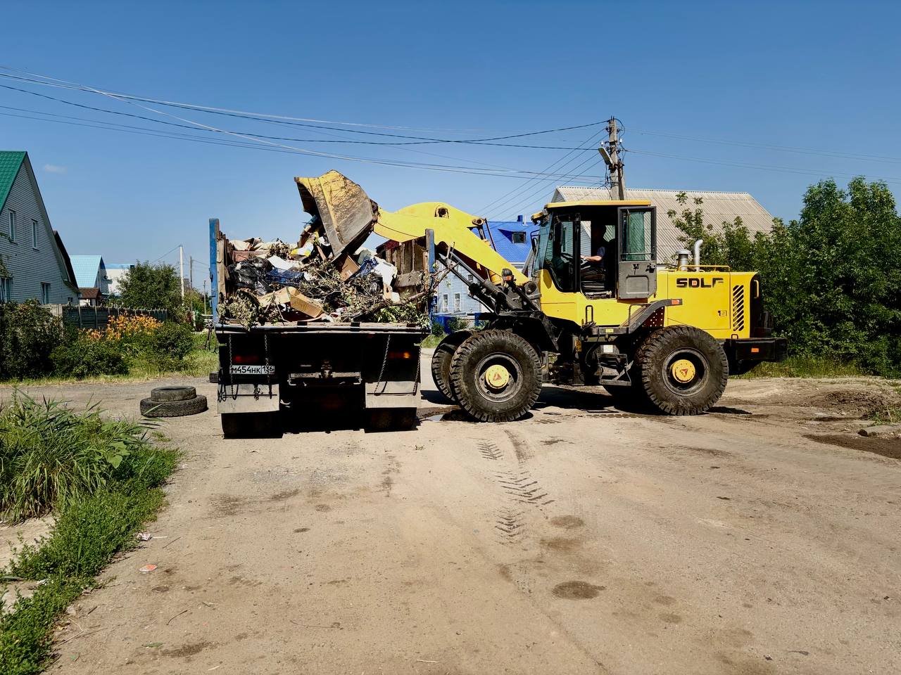 В Семилукском районе будет усилен контроль за работой регионального оператора по вывозу мусора.